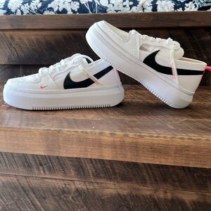 Nike women’s shoes